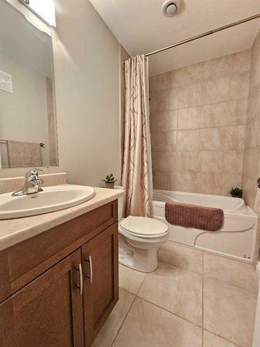 11430 72 Avenue, Grande Prairie, AB - Indoor Photo Showing Bathroom