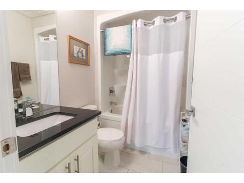 7825 Oxford Road, Rural Grande Prairie No. 1, County Of, AB - Indoor Photo Showing Bathroom