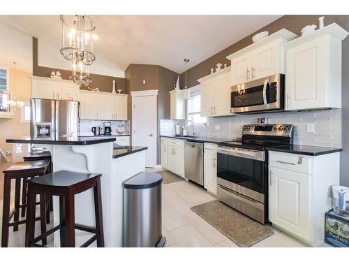 7825 Oxford Road, Rural Grande Prairie No. 1, County Of, AB - Indoor Photo Showing Kitchen With Upgraded Kitchen