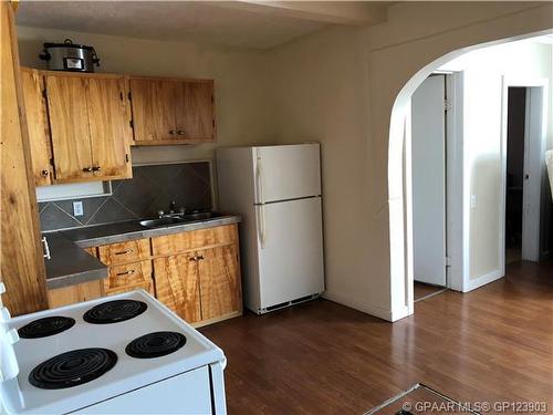 4912 49 Avenue, Grimshaw, AB - Indoor Photo Showing Kitchen