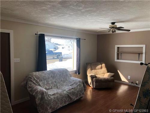 4912 49 Avenue, Grimshaw, AB - Indoor