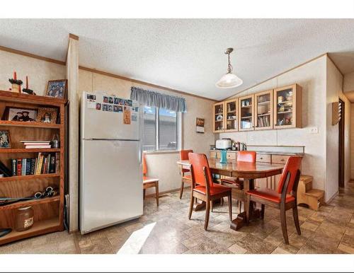 8902 91 Street, Grande Prairie, AB - Indoor Photo Showing Dining Room