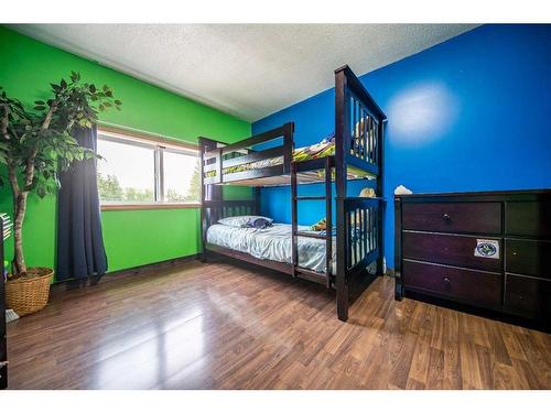 792046 Hwy 2, Rycroft, AB - Indoor Photo Showing Bedroom