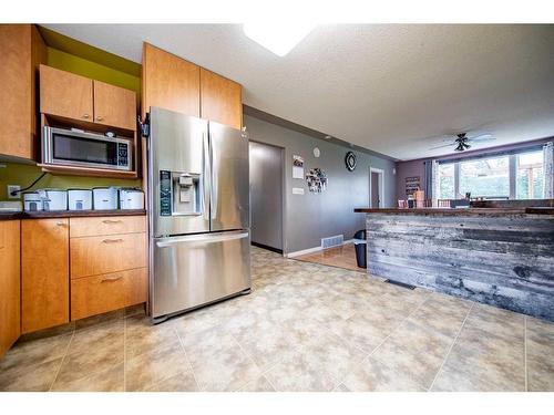 792046 Hwy 2, Rycroft, AB - Indoor Photo Showing Kitchen