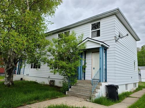 #2, 11019 99 Street, Peace River, AB - Outdoor