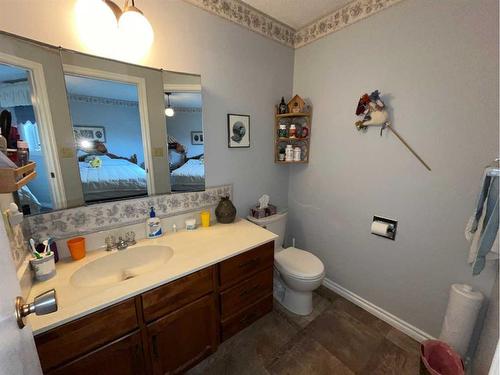 9705 103 Street, Nampa, AB - Indoor Photo Showing Bathroom