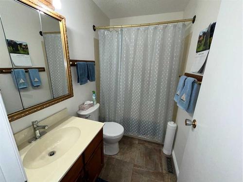 9705 103 Street, Nampa, AB - Indoor Photo Showing Bathroom