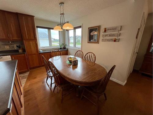 9705 103 Street, Nampa, AB - Indoor Photo Showing Dining Room