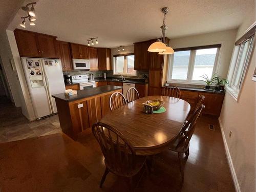 9705 103 Street, Nampa, AB - Indoor Photo Showing Dining Room