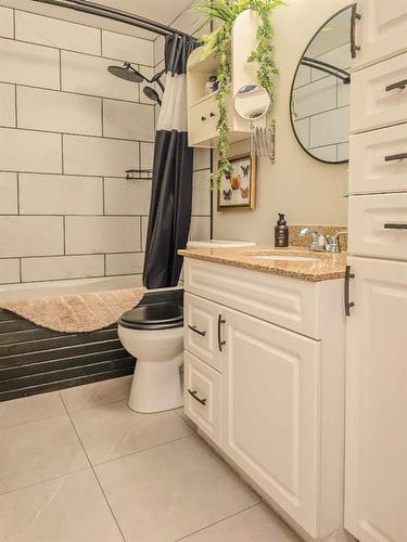 9705 105Th Street, Grande Cache, AB - Indoor Photo Showing Bathroom