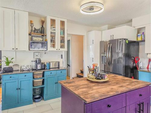 9705 105Th Street, Grande Cache, AB - Indoor Photo Showing Kitchen