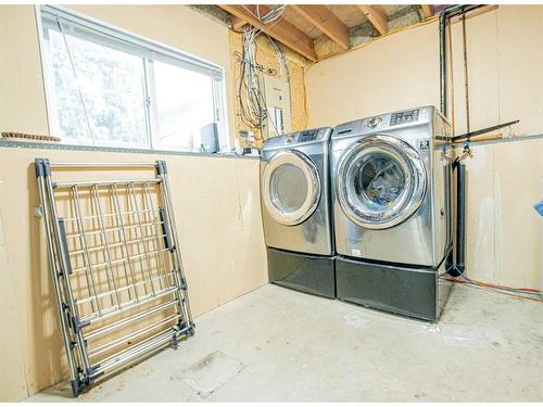 9740 71 Avenue, Grande Prairie, AB - Indoor Photo Showing Laundry Room