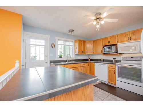 9740 71 Avenue, Grande Prairie, AB - Indoor Photo Showing Kitchen