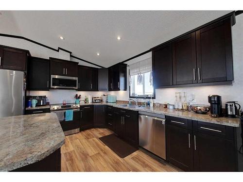 93032 Township Road 712, Rural Grande Prairie No. 1, County Of, AB - Indoor Photo Showing Kitchen With Double Sink With Upgraded Kitchen