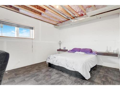 713024 Range Rd 73, Rural Grande Prairie No. 1, County Of, AB - Indoor Photo Showing Bedroom