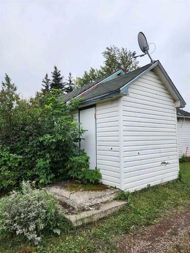 10135 103 Avenue, Hythe, AB - Outdoor