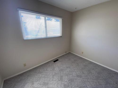 9713 83 Avenue, Peace River, AB - Indoor Photo Showing Other Room