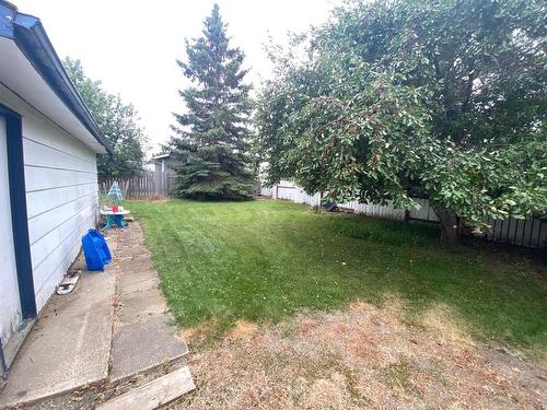 9713 83 Avenue, Peace River, AB - Outdoor