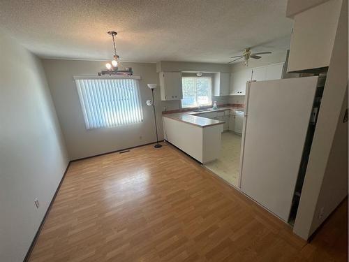 9713 83 Avenue, Peace River, AB - Indoor