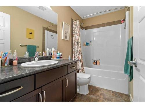 133-9105 91 Street, Grande Prairie, AB - Indoor Photo Showing Bathroom