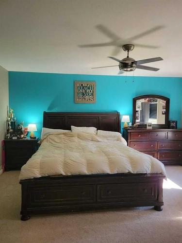 11307 91 Street, Peace River, AB - Indoor Photo Showing Bedroom