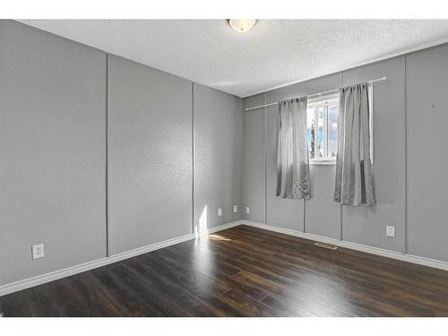 6401 91 Street, Grande Prairie, AB - Indoor Photo Showing Other Room