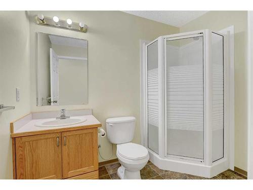 6401 91 Street, Grande Prairie, AB - Indoor Photo Showing Bathroom