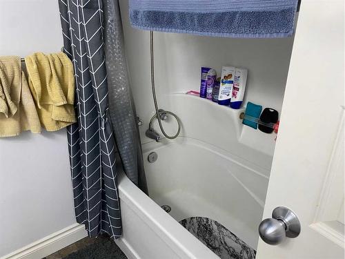 4613 50 Street, Rycroft, AB - Indoor Photo Showing Bathroom