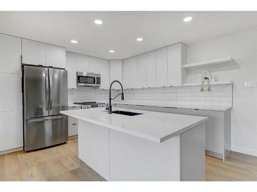 9736 117 Avenue, Grande Prairie, AB - Indoor Photo Showing Kitchen With Upgraded Kitchen