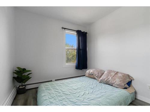 4101-7201 Poplar Drive, Grande Prairie, AB - Indoor Photo Showing Bedroom