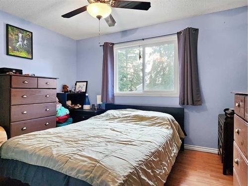 11325 Leonard Street, Grande Cache, AB - Indoor Photo Showing Bedroom