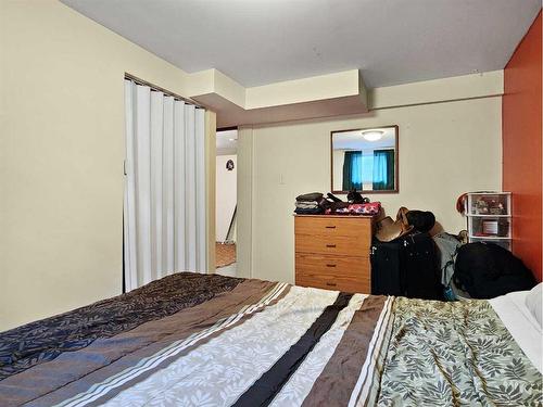 11325 Leonard Street, Grande Cache, AB - Indoor Photo Showing Bedroom