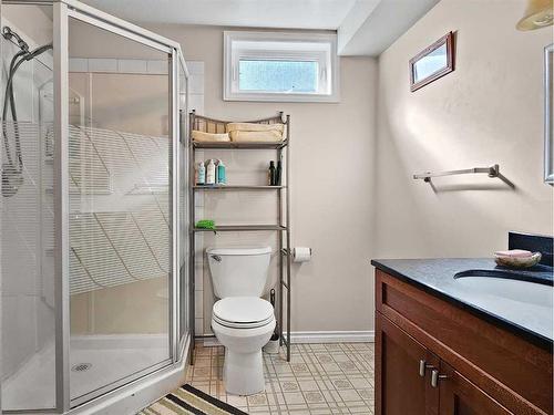 11325 Leonard Street, Grande Cache, AB - Indoor Photo Showing Bathroom