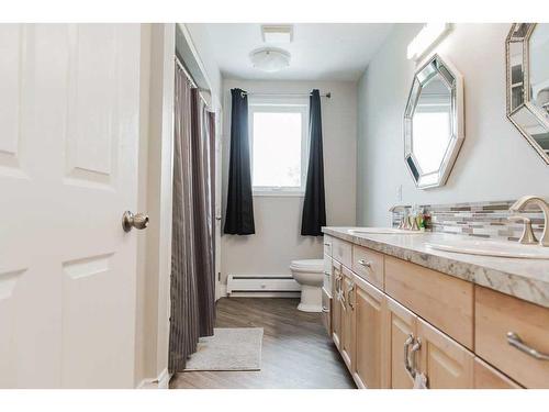 30-85060 Twp Rd 722, Rural Grande Prairie No. 1, County Of, AB - Indoor Photo Showing Bathroom