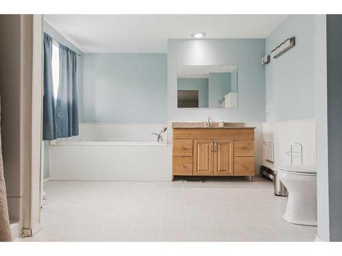 30-85060 Twp Rd 722, Rural Grande Prairie No. 1, County Of, AB - Indoor Photo Showing Bathroom