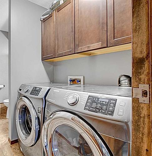 8930 103 Avenue, Grande Prairie, AB - Indoor Photo Showing Laundry Room