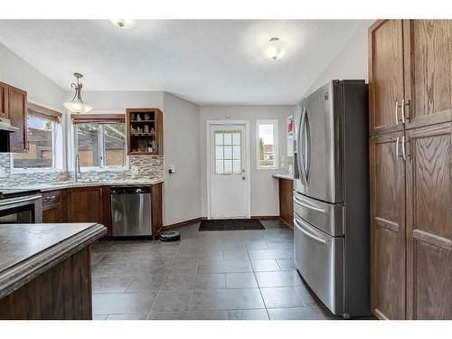 8930 103 Avenue, Grande Prairie, AB - Indoor Photo Showing Kitchen With Stainless Steel Kitchen