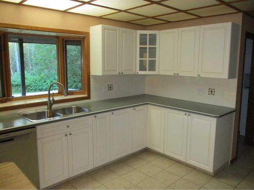 832068 Rge Rd 233, Rural Peace No. 135, M.D. Of, AB - Indoor Photo Showing Kitchen With Double Sink