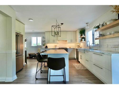 9712 85 Avenue, Peace River, AB - Indoor Photo Showing Kitchen With Upgraded Kitchen