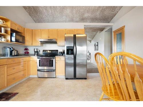 10409 121 Avenue, Grande Prairie, AB - Indoor Photo Showing Kitchen