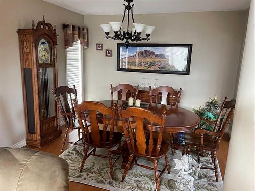 11207 110 Ave. Close, Fairview, AB - Indoor Photo Showing Dining Room