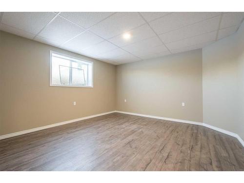 5215 52 Street, Valleyview, AB - Indoor Photo Showing Other Room