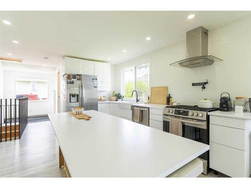 10901 105 Avenue, Fairview, AB - Indoor Photo Showing Kitchen With Stainless Steel Kitchen With Upgraded Kitchen