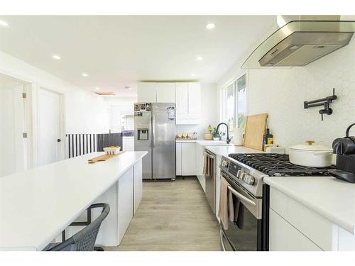 10901 105 Avenue, Fairview, AB - Indoor Photo Showing Kitchen With Stainless Steel Kitchen With Upgraded Kitchen