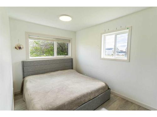 10901 105 Avenue, Fairview, AB - Indoor Photo Showing Bedroom