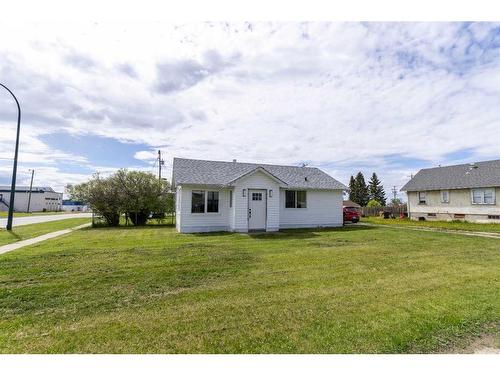 10901 105 Avenue, Fairview, AB - Outdoor