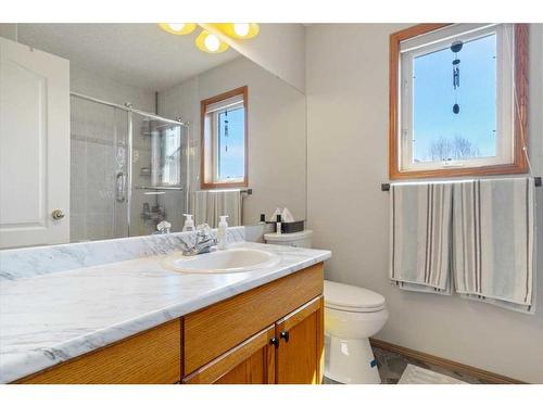 7413 102 Street, Grande Prairie, AB - Indoor Photo Showing Bathroom