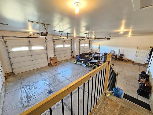 80-600490 704 Road, Rural Grande Prairie No. 1, County Of, AB - Indoor Photo Showing Garage