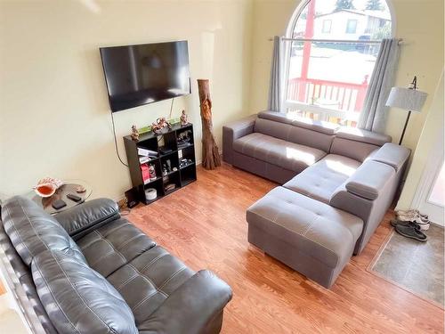 4503 50 Street, Rycroft, AB - Indoor Photo Showing Living Room