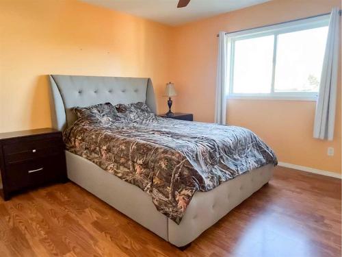 4503 50 Street, Rycroft, AB - Indoor Photo Showing Bedroom